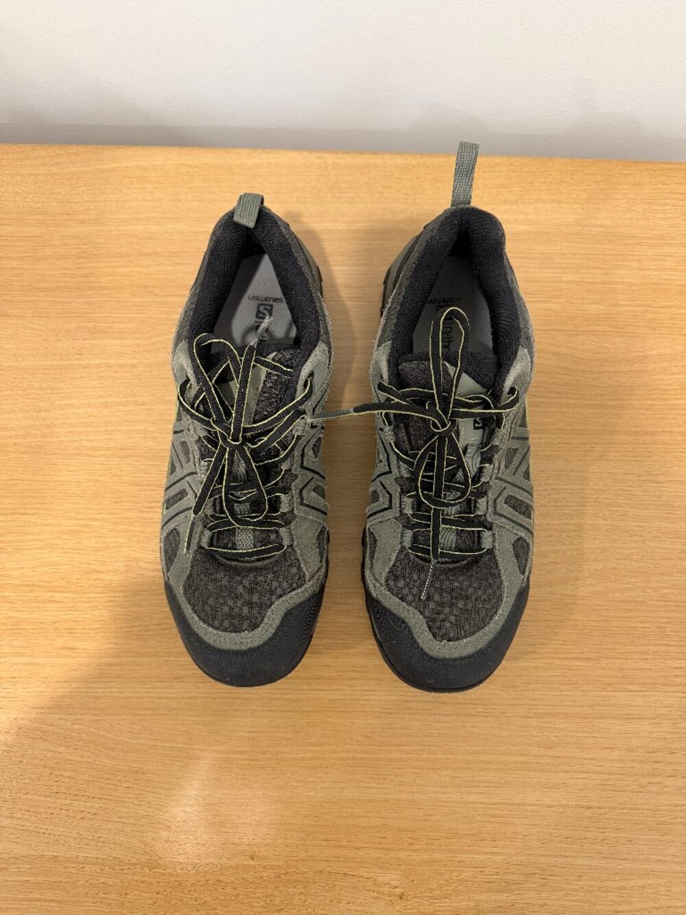 Men Salomon Evasion Hiking Shoe Size 10